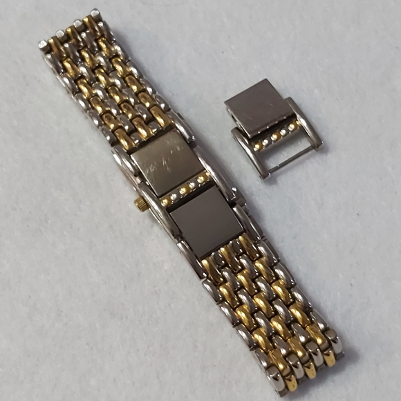 Jaclyn Smith Quartz Ladies Watch - Picture 5 of 8